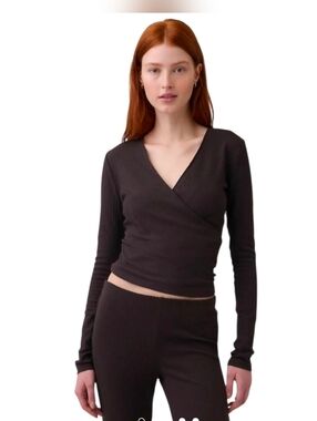 Gap NWT Black Modern Wide Rib Wrap V-Neck T-Shirt Top, Size Large